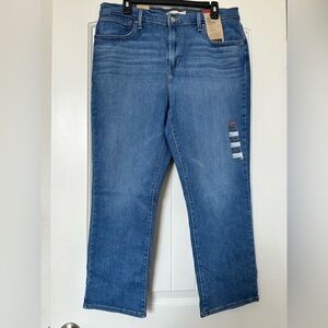 NWT! LEVI’S HIGH RISE CROPPED Jeans